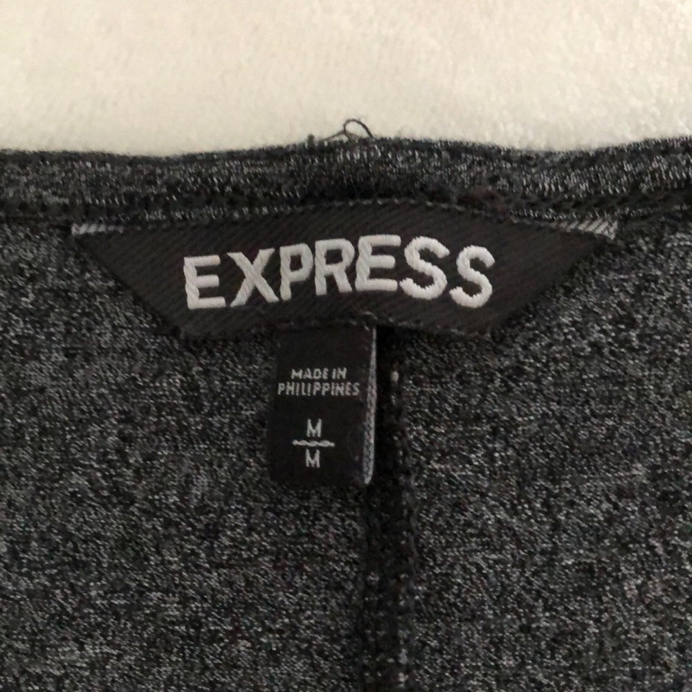 Express dress - Picture 3 of 6